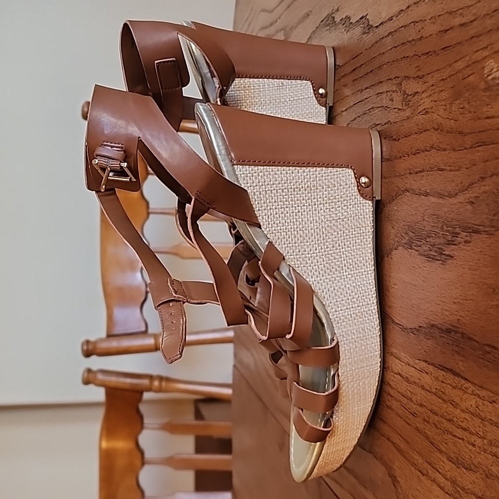 Liz Claiborne Wedge heels